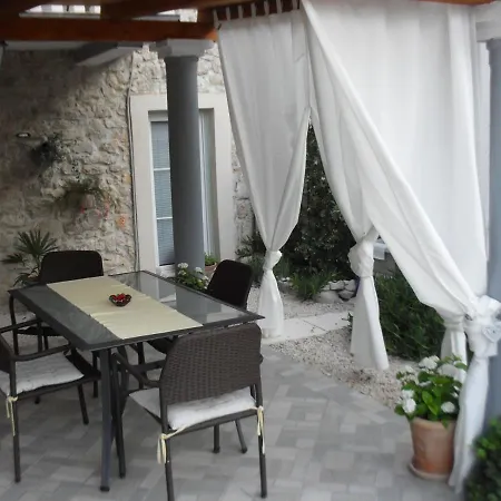 Apartment In Zaton Zaton (Zadar)